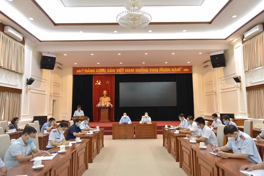 63 đoàn làm nhiệm vụ kiểm tra công tác chấm thi làm việc trước khi lên đường làm nhiệm vụ. Ảnh: Thế Đại