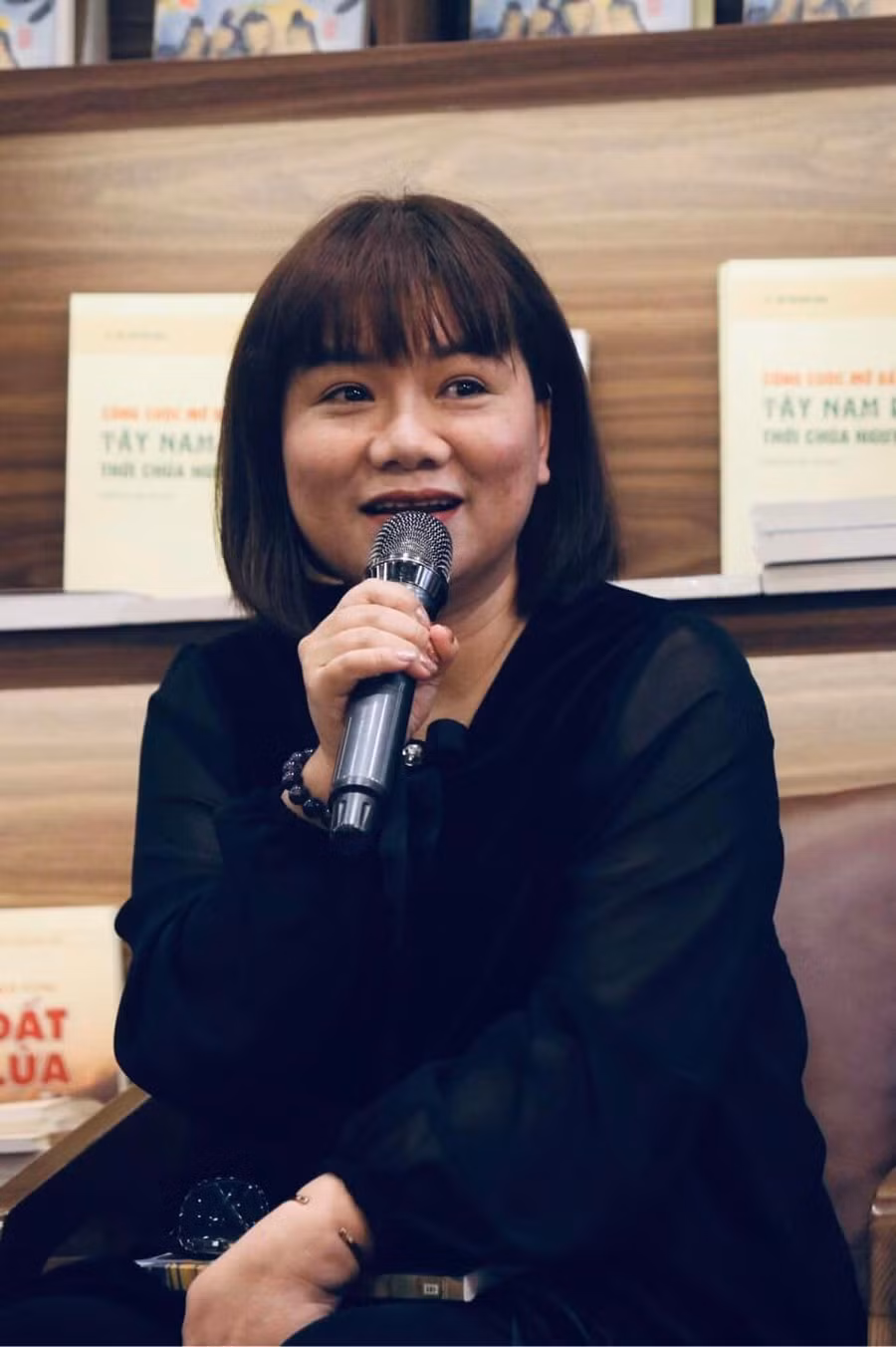 Đạo diễn Phan Huyền Thư.