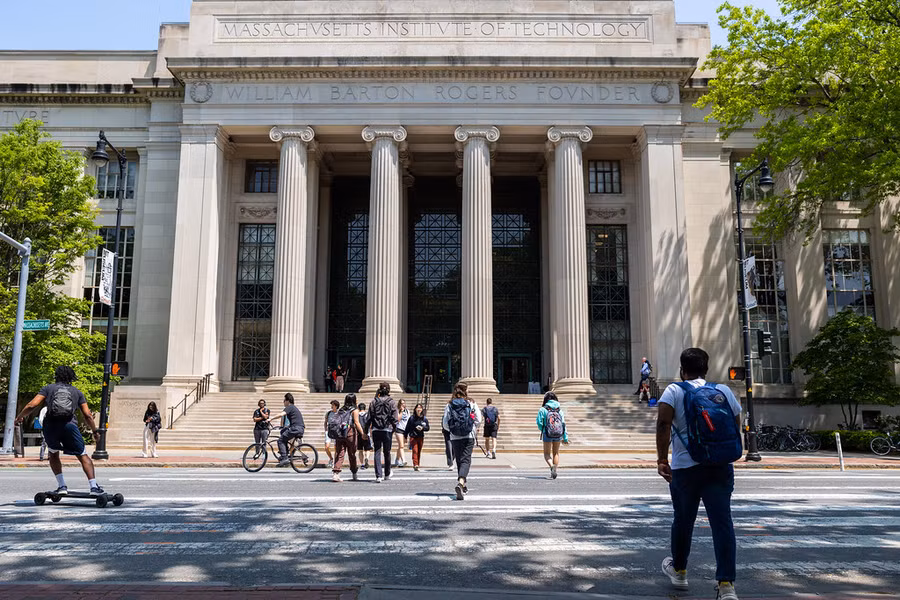 Viện Công nghệ Massachusetts, Mỹ, là đại học tốt nhất thế giới.