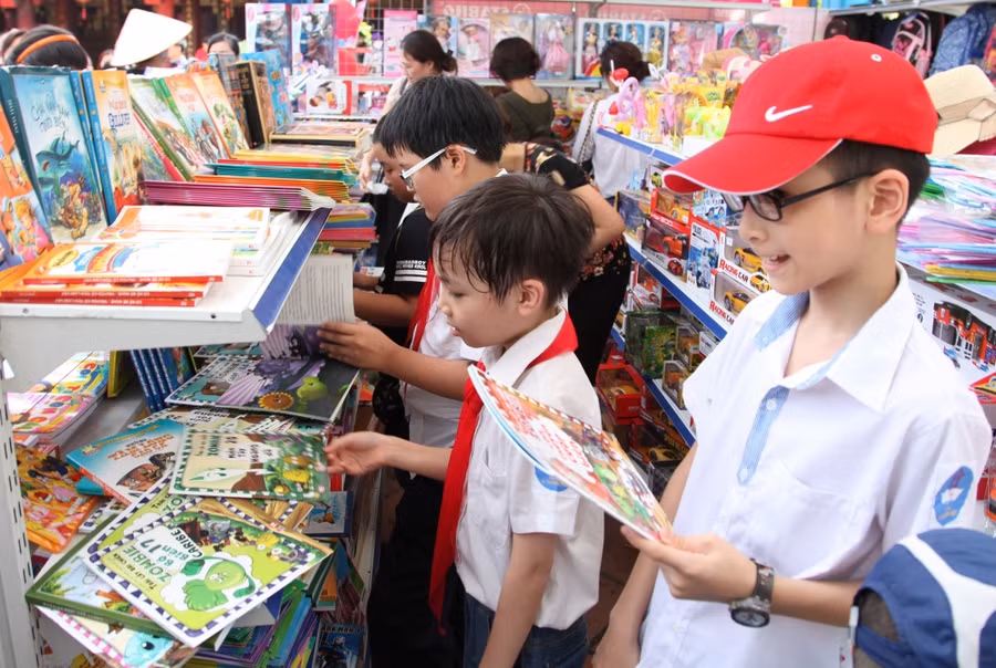 Cân bằng cho con học và chơi trong hè