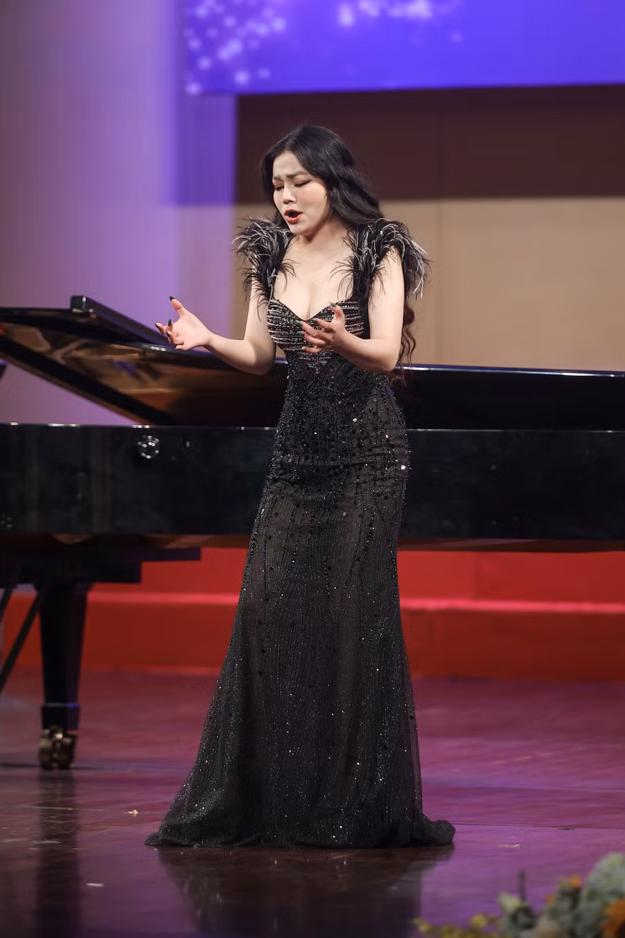 Nguyễn Hà My biểu diễn.