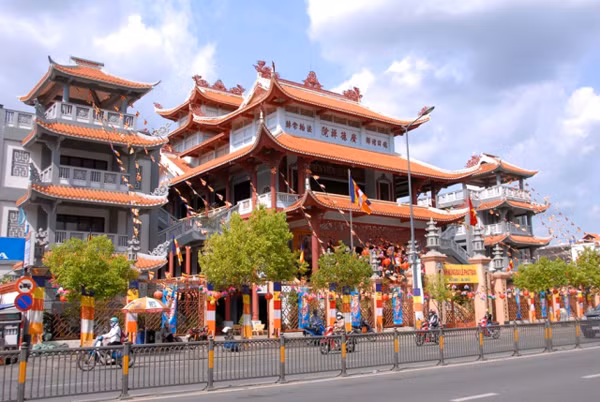 Quang-Duc-Sai-Gon-1259-1425370569.jpg