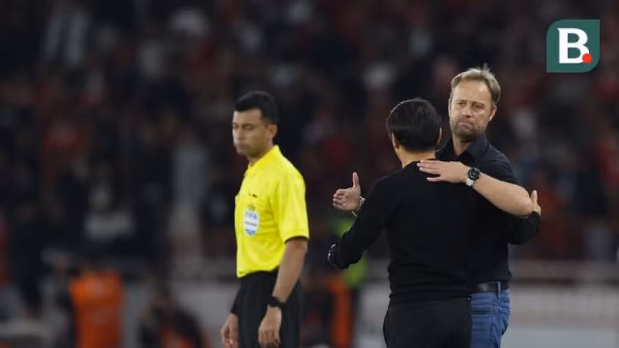 HLV Polking từng dẫn dắt tuyển Thái Lan vô địch AFF Cup hai lần liên tiếp. Ảnh: Bola.