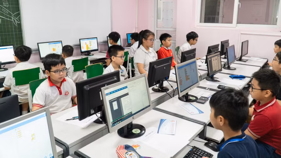 Các thí sinh tại phần thi.