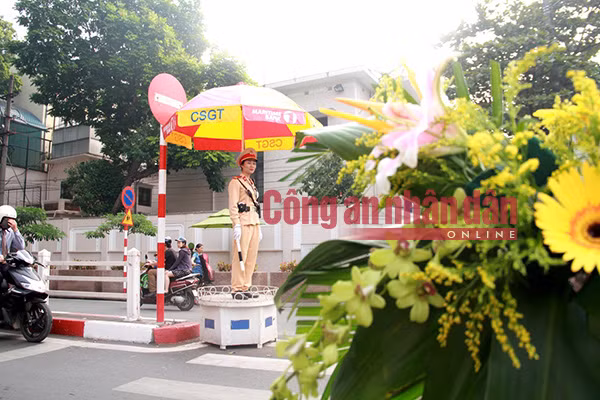 Ẩn sau vẻ ngoài nữ tính của các nữ CSGT là một ‘tinh thần thép’, là sự phấn đấu và nỗ lực không ngừng nghỉ.
