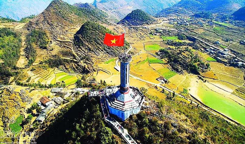Cột cờ Lũng Cú - Niềm tự hào của mỗi người dân Việt Nam Cột cờ Lũng Cú - Niềm tự hào của mỗi người dân Việt Nam