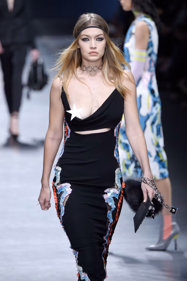 Người mẫu lộ ngực, Gigi Hadid,