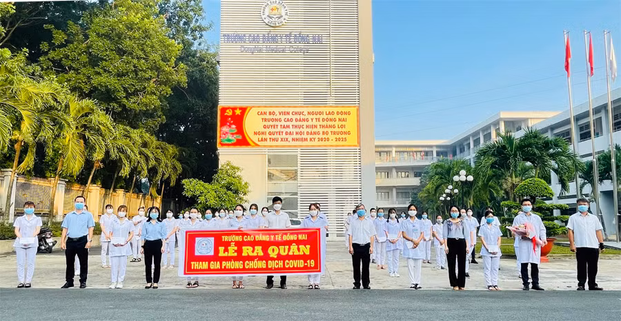 Trường Cao đẳng y tế Đồng Nai ra quân tham gia phòng chống dịch tại huyện Thống Nhất. Nguồn: CDC Đồng Nai