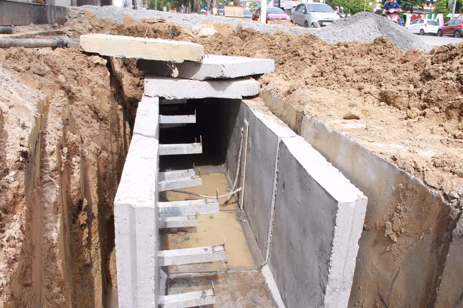 Hệ thống cống thoát cũng được bố trí các hào kỹ thuật để ngầm hóa hạ tầng.