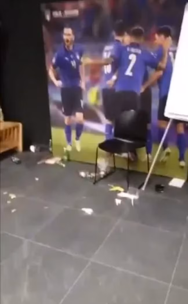 Đội bóng của Roberto Mancini vừa bị loại khỏi vòng loại World Cup.
