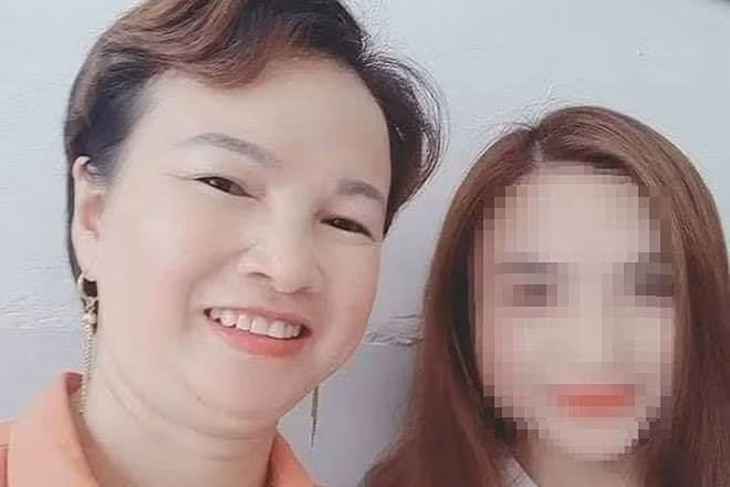 Hình ảnh nữ nạn nhân cùng mẹ trước khi bị sát hại.