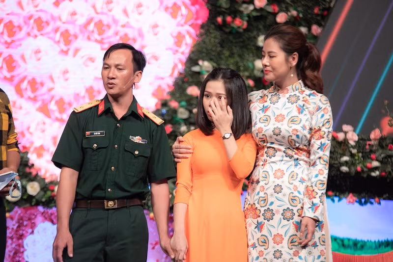 Quyền Linh rơi nước mắt, Nam Thư rời ‘Bạn muốn hẹn hò’ - ảnh 1