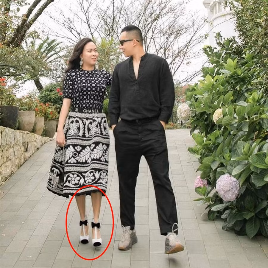 Phượng Chanel nâng hạng nhan sắc nhờ photoshop nhưng chỉnh sửa quá đà thành ra hơi dị dạng-6