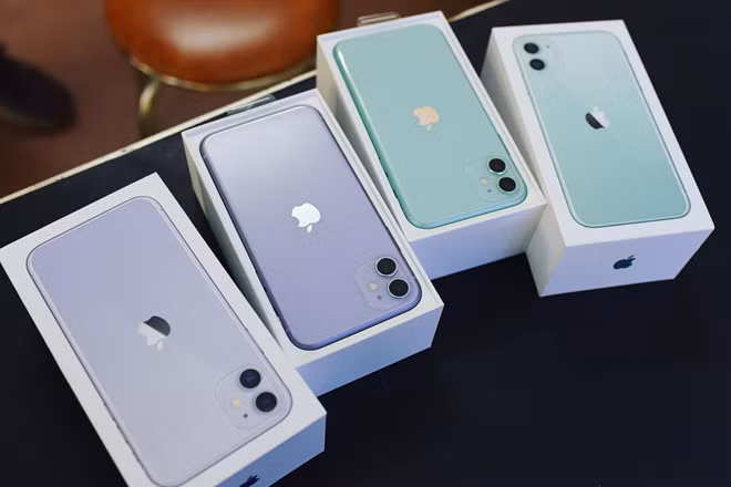 iphone 11 lock lieu co dang mua khi gia chi bang... iphone 7? hinh anh 1
