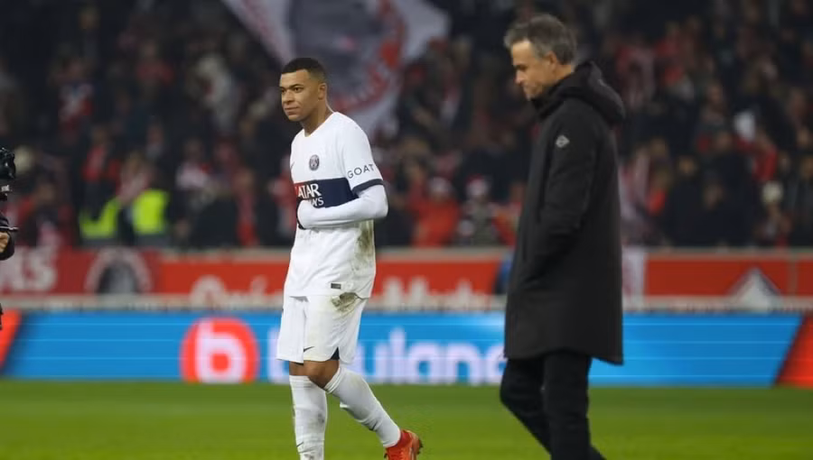 Thủ quân Kylian Mbappe và huấn luyện viên trưởng PSG Luis Enrique dường như đang có mối bất hoà.