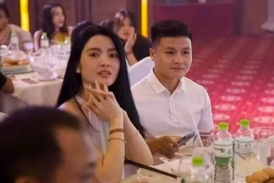Quang Hải và bạn gái Chu Thanh Huyền.
