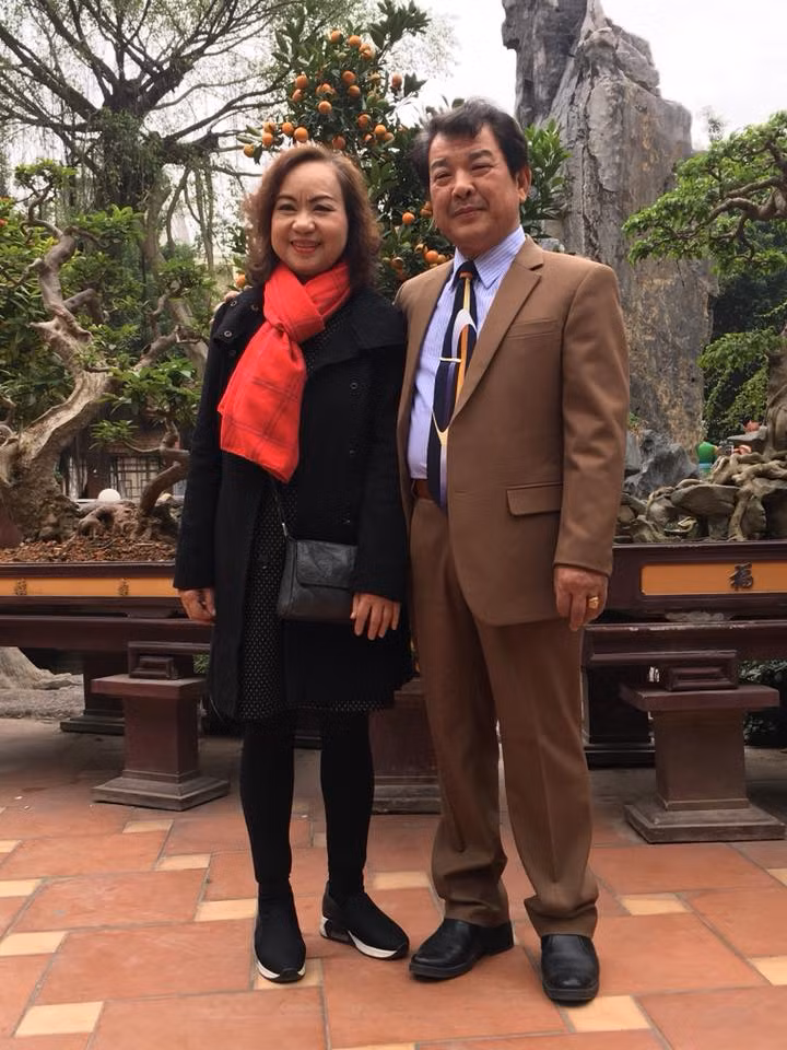 Nghệ sĩ Ưu tú Quý Tráng và Nghệ sĩ Nhân dân Thúy Cải.