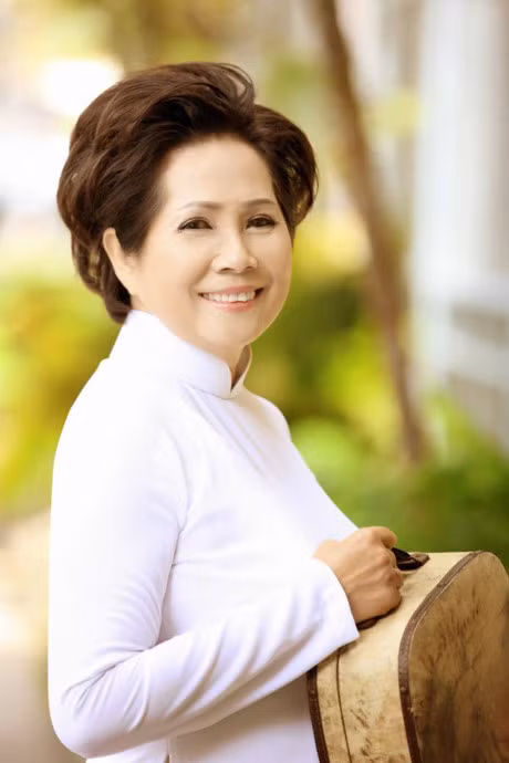 “Vua nhac sen” - Che Linh: Chay show khong han vi tien - Anh 2