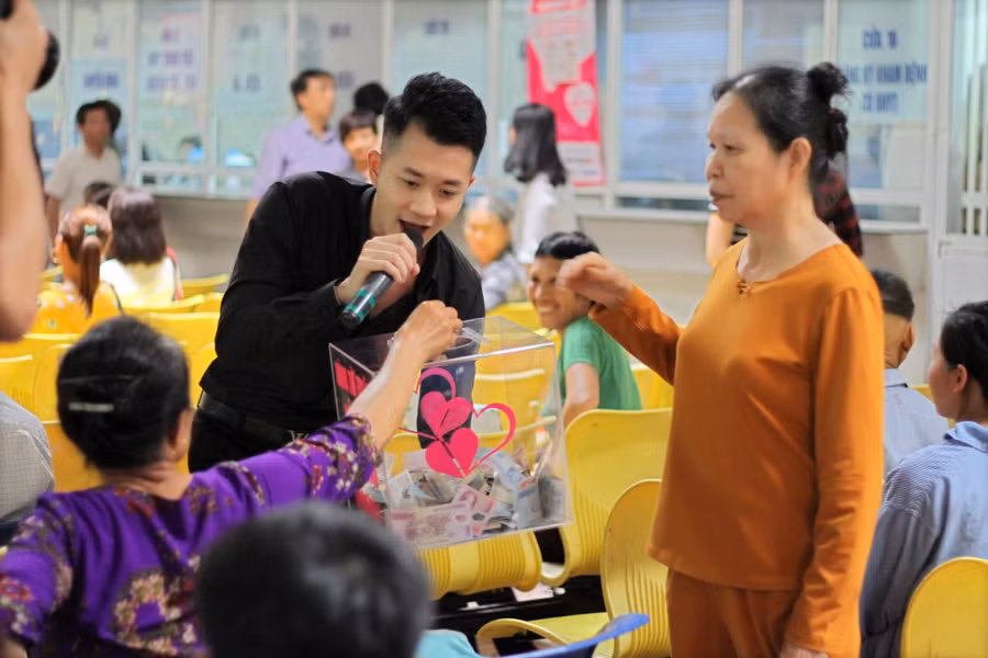 Chương trình tiếp thêm niềm tin chiến thắng bệnh tật cho các bệnh nhân