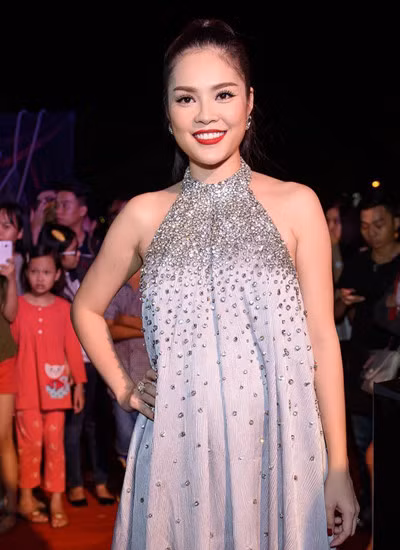 Duong Cam Lynh thua nhan co con voi nha san xuat 