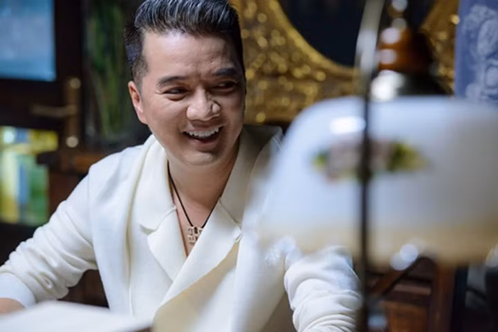 Đàm Vĩnh Hưng vướng tình tay ba với Minh Tú, Nhan Phúc Vinh