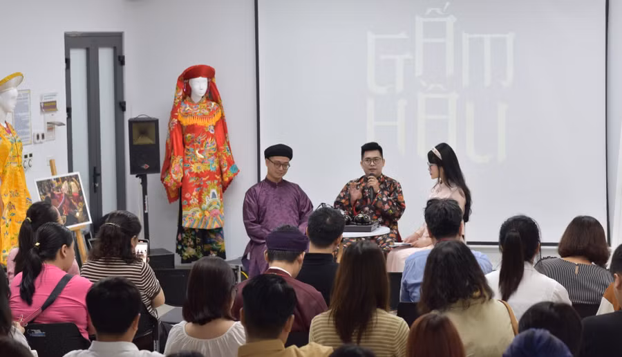 Talkshow 'Gấm hầu' được sinh viên Trường Khoa học Liên ngành và Nghệ thuật tổ chức nhằm lan tỏa văn hóa thực hành tín ngưỡng thờ Mẫu Tứ Phủ. 