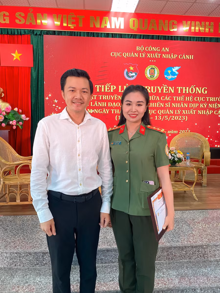 Nhạc sĩ Bá Hùng và Đại úy Lê Hương Thủy. Ảnh: NVCC.