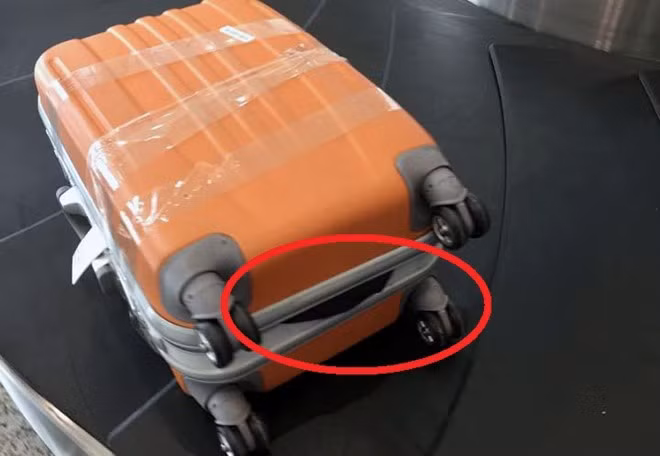 Khách nhận lại hành lý thiếu 8 kg khi về Nội Bài