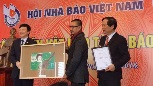 Tiếp nhận nhiều hiện vật quý cho Bảo tàng Báo chí Việt Nam