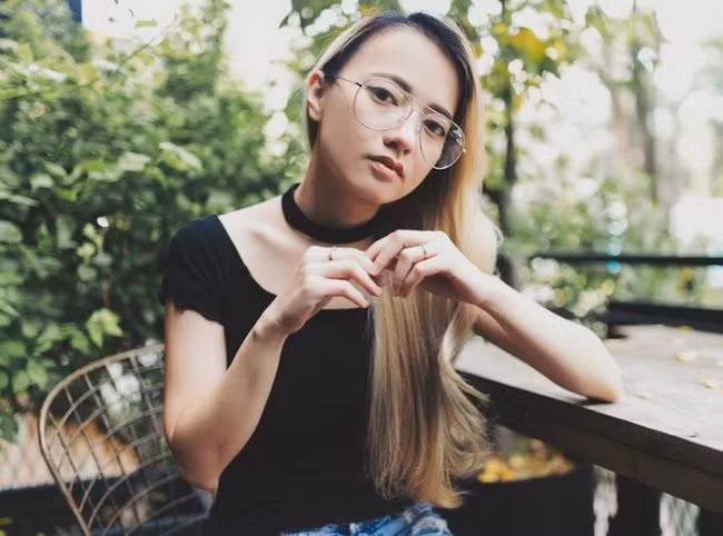 Không còn là một cô bé, Xuân Nghi hiện tại gây ấn tượng với hình ảnh một cô thiếu nữ xinh đẹp, cá tính và quyến rũ. Không còn là một cô bé, Xuân Nghi hiện tại gây ấn tượng với hình ảnh một cô thiếu nữ xinh đẹp, cá tính vàquyến rũ.
