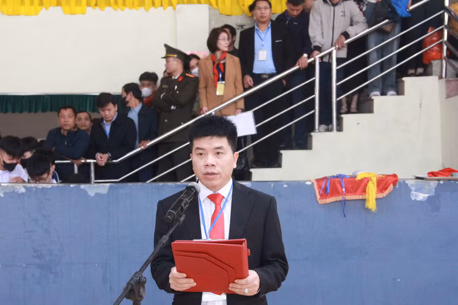 Phó Giám đốc Sở GD&ĐT Nguyễn Hồng Cường khai mạc Hội khỏe Phù Đổng. Phó Giám đốc Sở GD&ĐT Nguyễn Hồng Cường khai mạc Hội khỏe Phù Đổng.