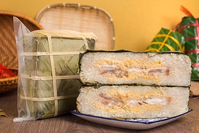 Khi lấy bánh trong tủ lạnh ra cần luộc, hấp lại hoặc rán trước khi ăn.