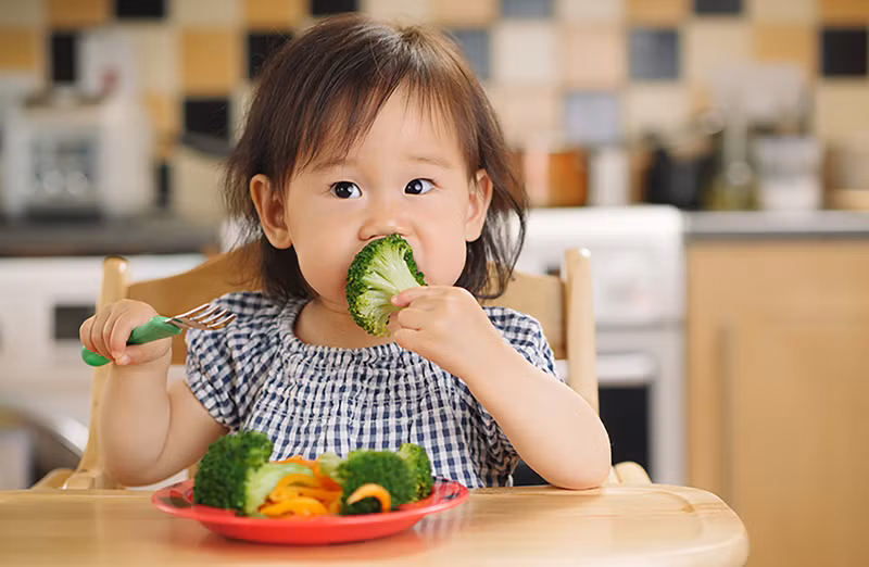 Cha mẹ cần đặc biệt lưu ý tăng rau xanh trong khẩu phần ăn của bé dịp Tết. Cha mẹ cần đặc biệt lưu ý tăng rau xanh trong khẩu phần ăn của bé dịp Tết.