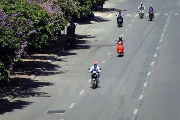 Hà Nội ngày nắng, sáng sớm có sương mù, trời lạnh (Ảnh minh họa)