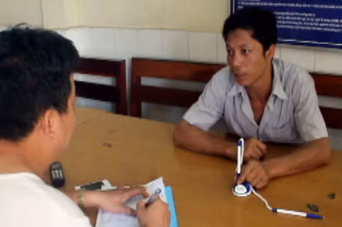 Tài xế dương tính với ma túy tông CSGT. Ảnh: Thái Hà