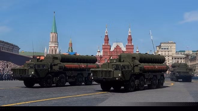 Tổ hợp phòng không S-400 Triumph của Nga.
