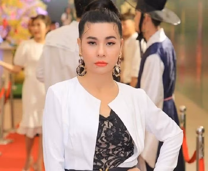 Đưa tin sai về COVID-19, Đàm Vĩnh Hưng, Ngô Thanh Vân và Cát Phượng bị phạt 10 triệu đồng ảnh 2 Mr Đàm, Ngô Thanh Vân và Cát Phượng bị phạt 10 triệu đồng vì đưa tin sai về virus corona ảnh 2