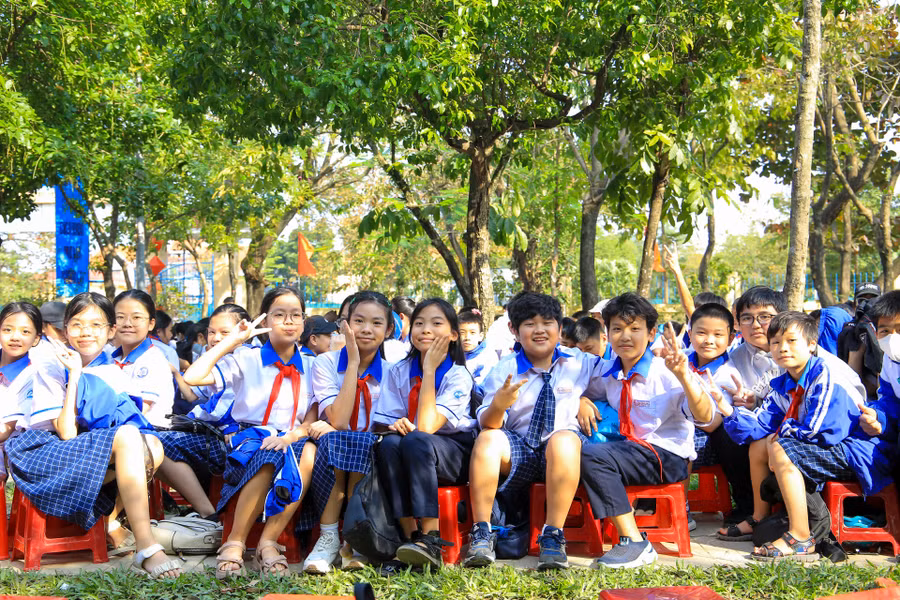 Học sinh hào hứng tham gia tại hoạt động.