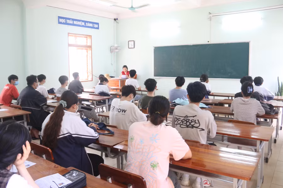 Kỳ thi tốt nghiệp THPT năm 2022, tỉnh Sơn La có gần 11.300 thí sinh dự thi, công tác chấm thi đã được Hội đồng thi của tỉnh hoàn thành.