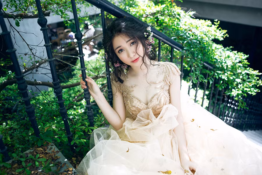 Nữ ca sĩ sinh năm 1995 phát hành ca khúc cũ từ 4 năm trước. Ảnh: Luciola Nguyễn