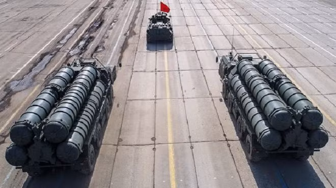 Các hệ thống phòng không S-400 đầu tiên dự kiến sẽ được chuyển đến TNK vào tháng 7 tới.