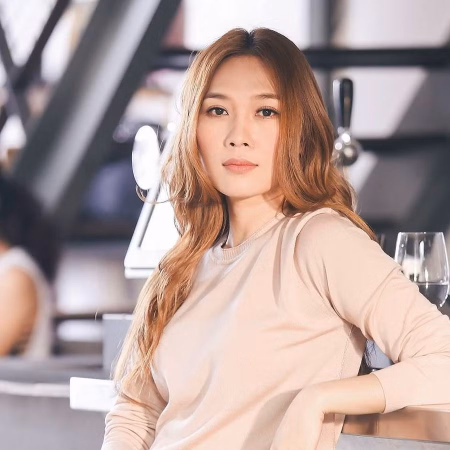 bi hoc tro chup len ngay sinh nhat tuoi 39, my tam gay bat ngo vi nhan sac khong tuoi - 11