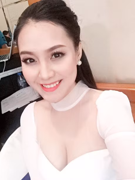 Dau den phat sot vi tac tia sua, MC xinh dep van quyet cho con bu me - Anh 2