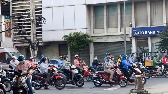 Trên đường Đinh Bộ Lĩnh (Bình Thạnh). Ảnh: PLO.