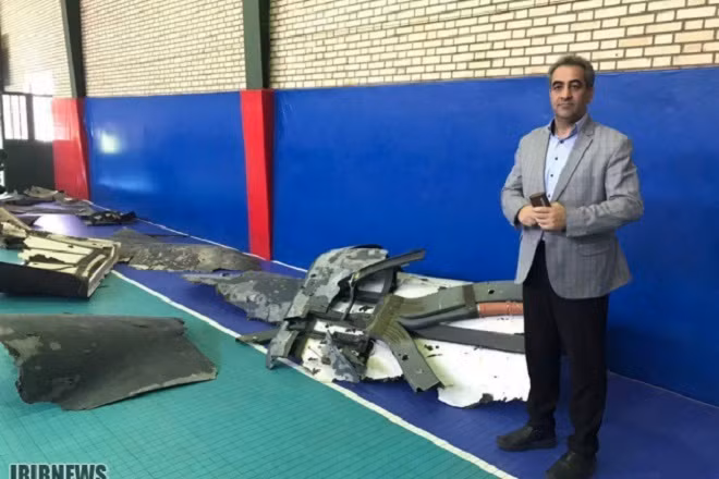 Những mảnh vỡ được cho là của chiếc RQ-4 bị Iran bắn hạ.
