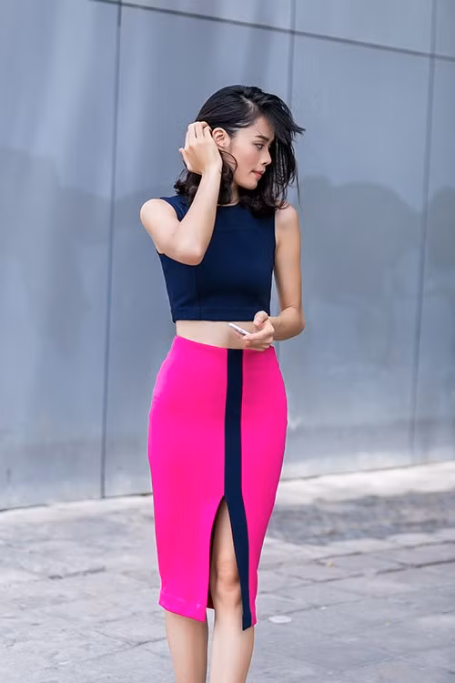 4. Body con: Người mẫu Thu Hiền vốn sở hữu gu ăn mặc cá tính, tuy nhiên, khi diện bodycon, cô bỗng trở nên gợi cảm và hấp dẫn vô cùng. 7 bí mật ăn mặc gợi cảm mọi sao Việt đều thuộc lòng