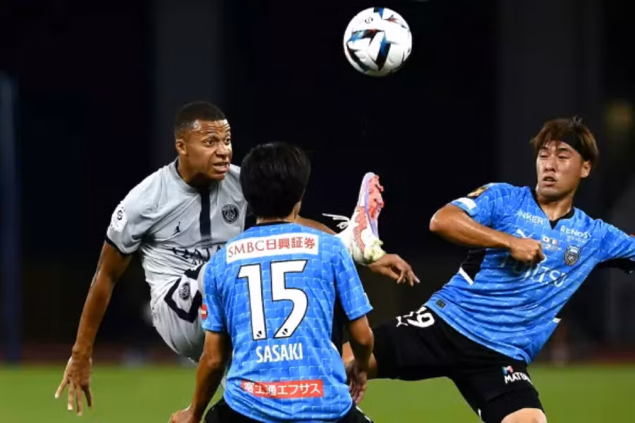 Ngôi sao người Pháp Kylian Mbappe đều có tên trong đội hình xuất phát của PSG.