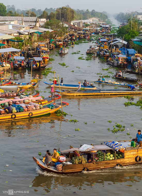 Chợ nổi Ngã Năm ngày giáp Tết ảnh 1 Chợ nổi Ngã Năm ngày giáp Tết