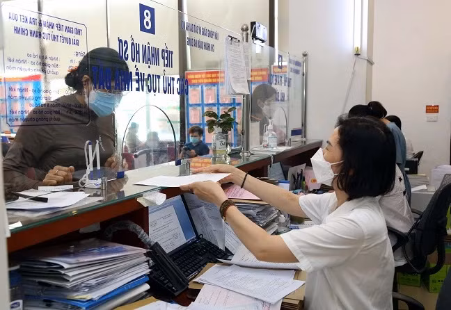 Thống kê cho thấy, hiện có gần 88% các bệnh viện trực thuộc bộ và các trường đại học y, dược... triển khai thanh toán không dùng tiền mặt. Ảnh minh họa. 
