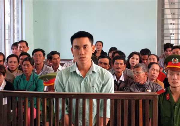 Bị cáo Lưu Quốc Nghĩa trước vành móng ngựa.
